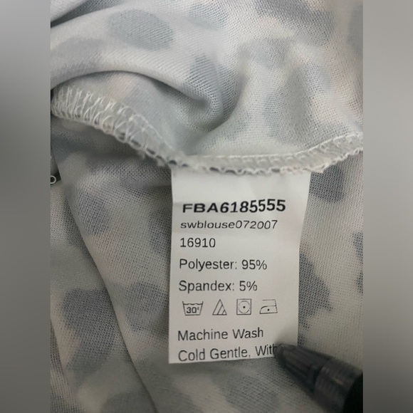 Leopard Print Womens Size Small Puff Short Sleeve Babydoll Blouse Top - Picture 2 of 6